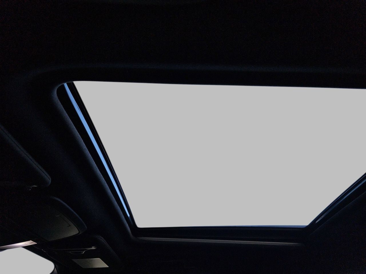 Used 2025 River Rock Pearl Subaru Premium image 34