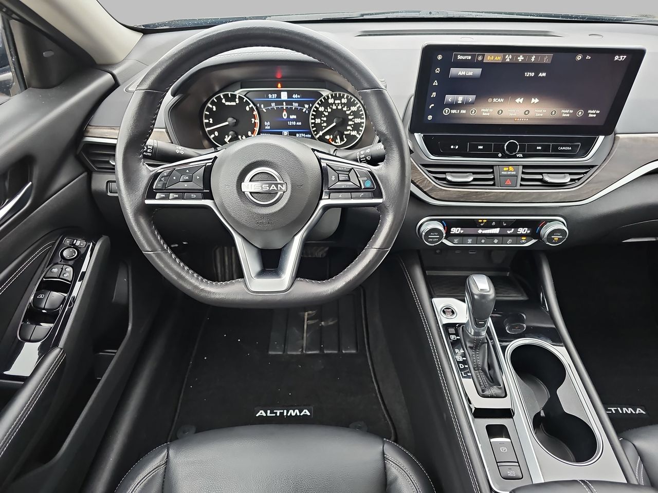 Used 2023 Super Black Clearcoat Nissan 2.5 SL image 19