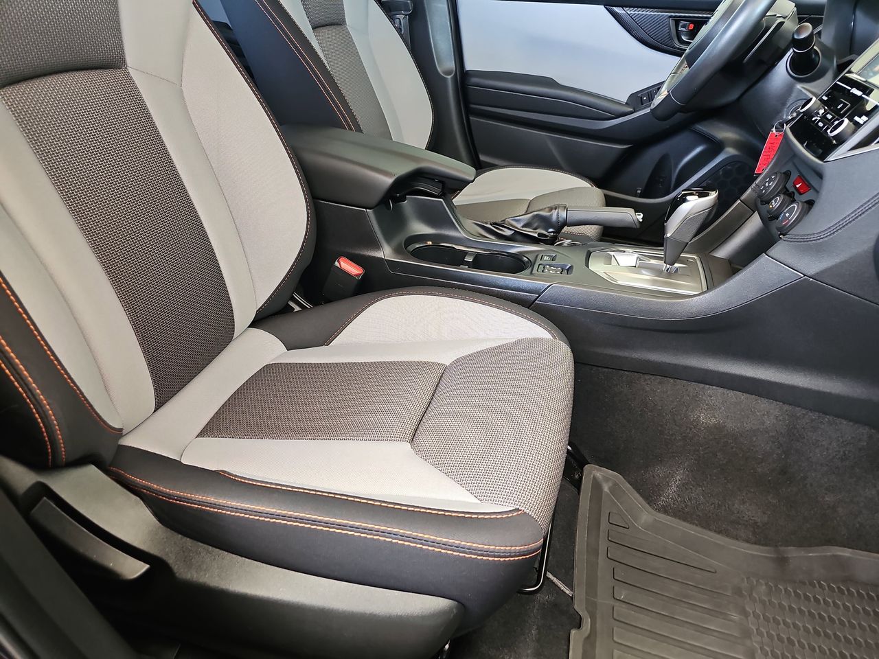 Used 2018 Dark Gray Metallic Subaru 2.0i Premium image 13