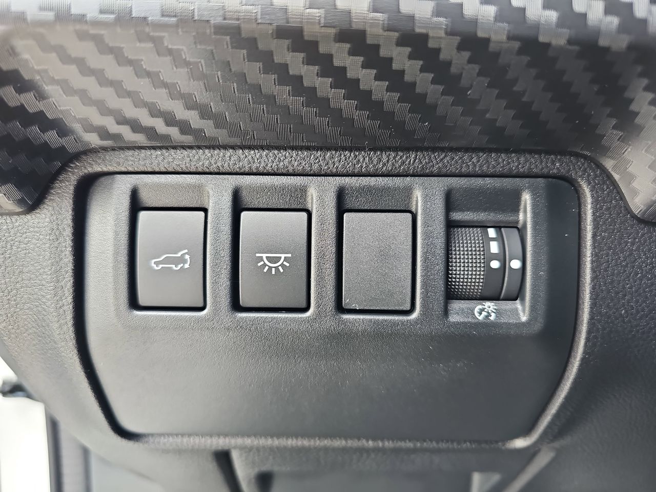 New 2026 Crystal White Pearl Subaru Premium 7-Passenger image 27