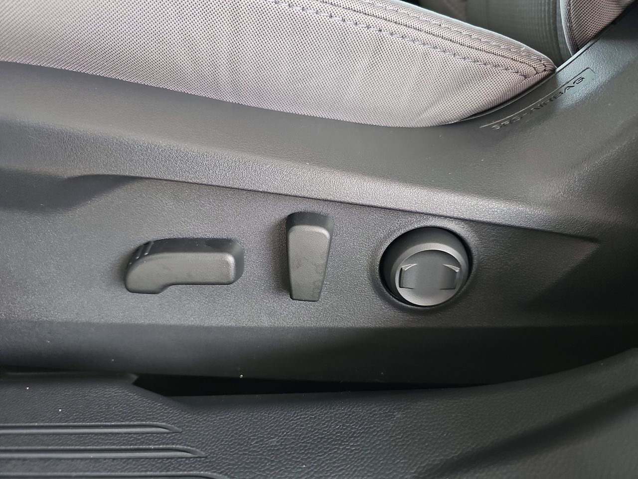 Certified Used 2025 Crystal White Pearl Subaru Premium image 33