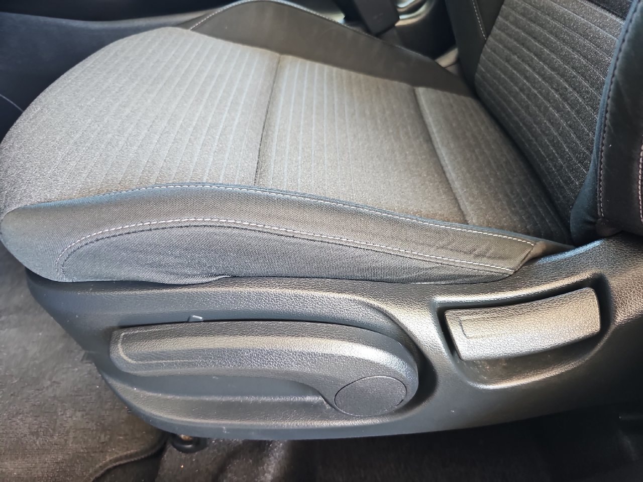 Used 2022 Neptune Blue Kia GT-Line image 35