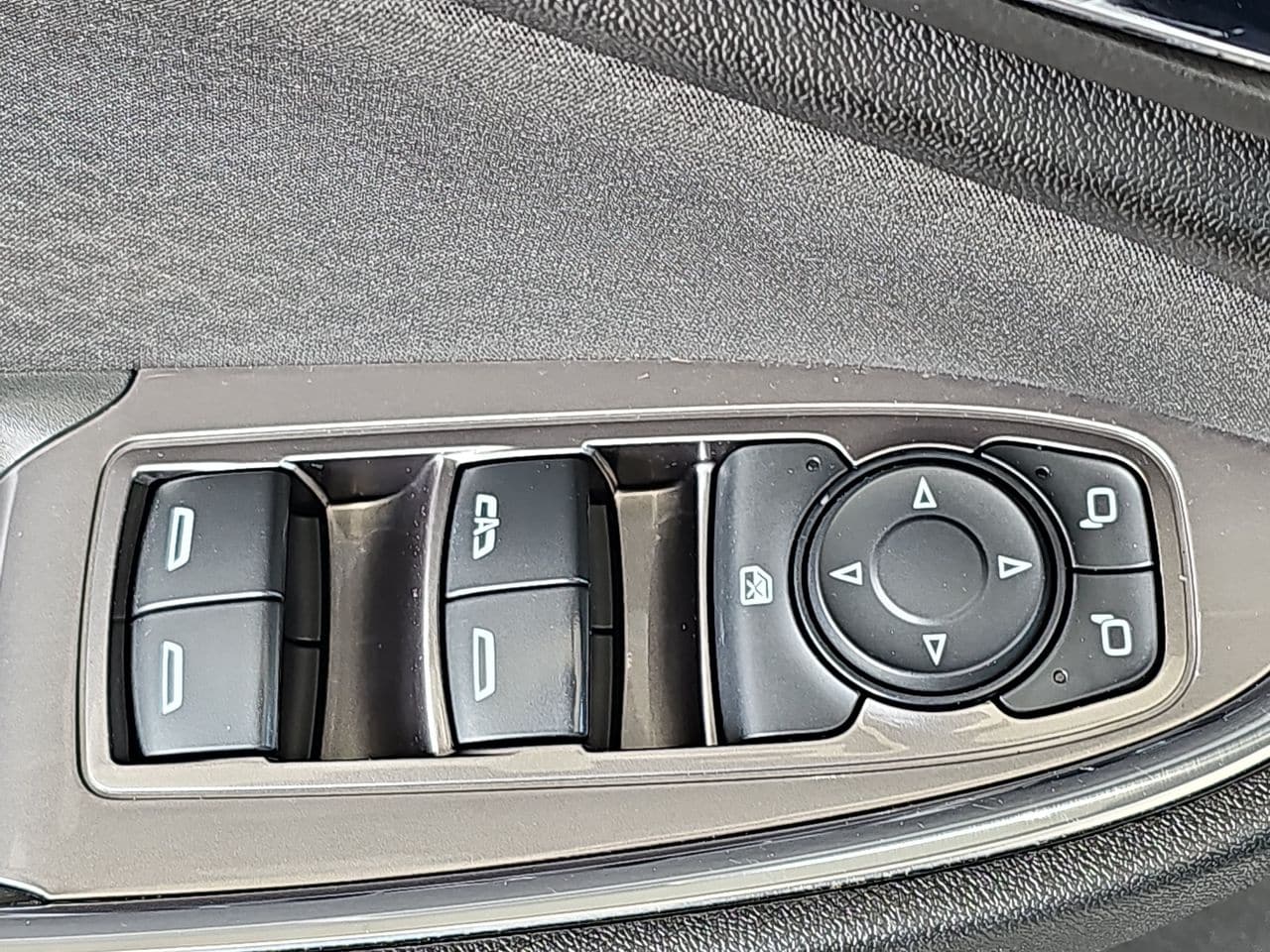 Used 2019 Summit White Chevrolet LT image 31
