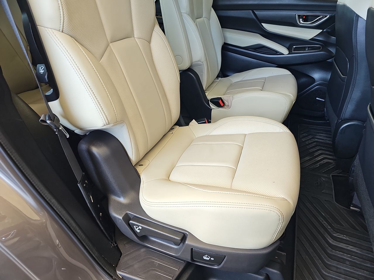 Used 2022 Brilliant Bronze Metallic Subaru Limited image 19