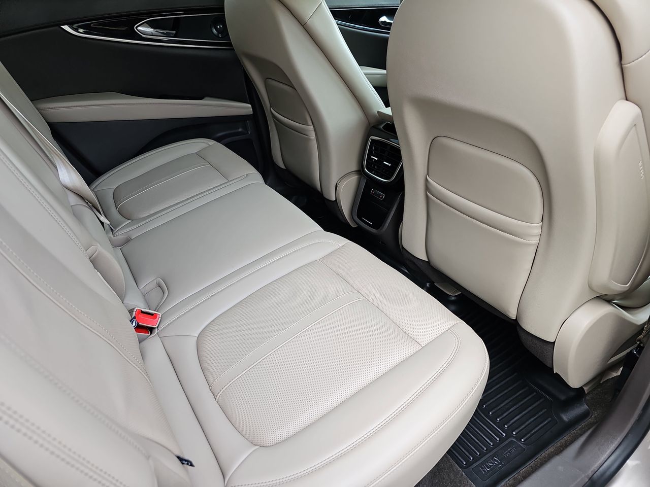 Used 2021 Mocha Lincoln Reserve image 14