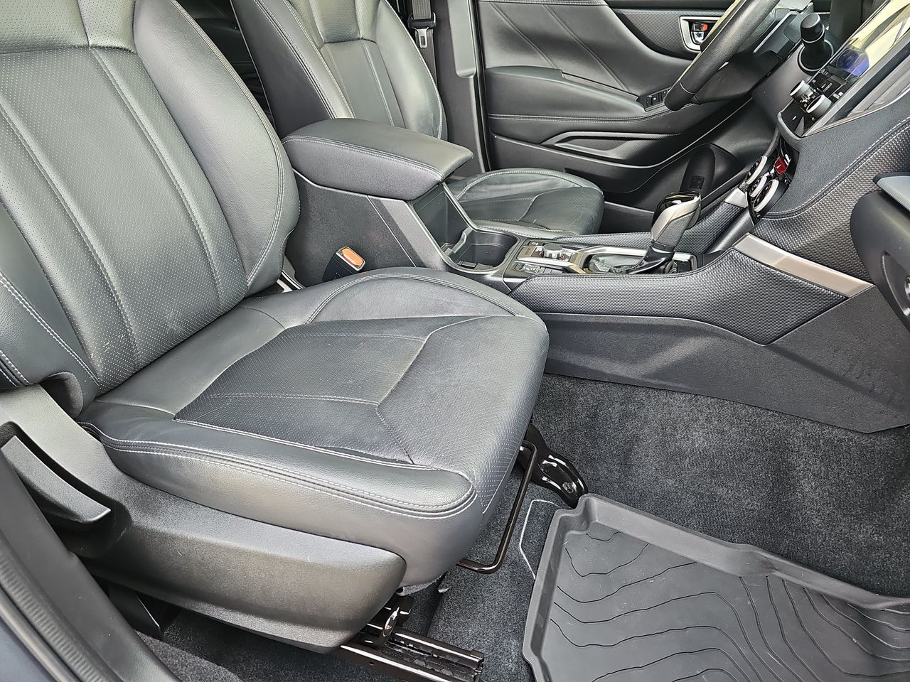 Used 2021 Magnetite Gray Metallic Subaru Limited image 13