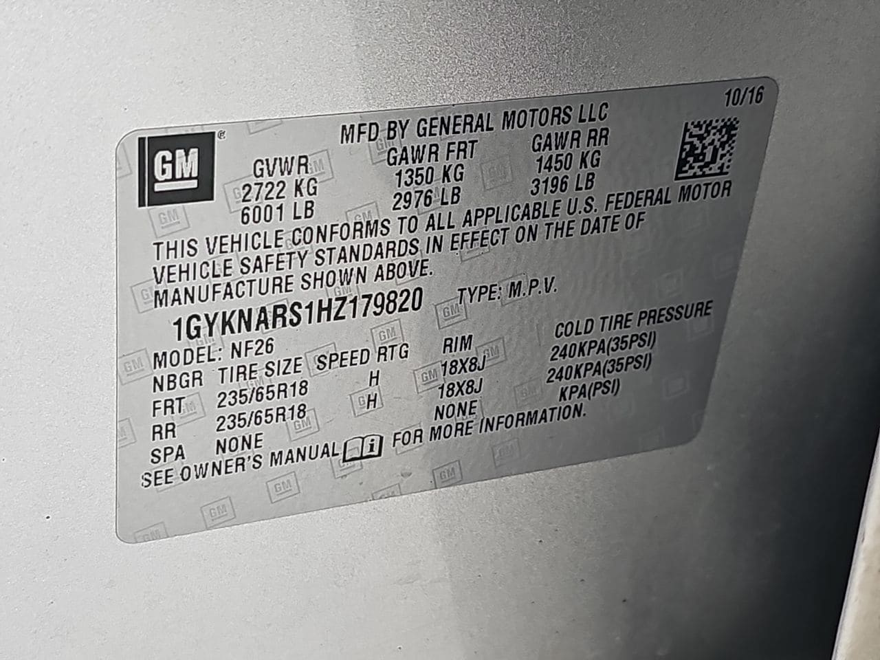 Used 2017 Radiant Silver Metallic Cadillac Base image 36