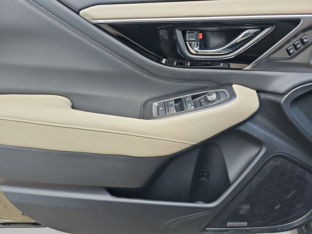 Certified Used 2025 Green Metallic Subaru Limited image 33