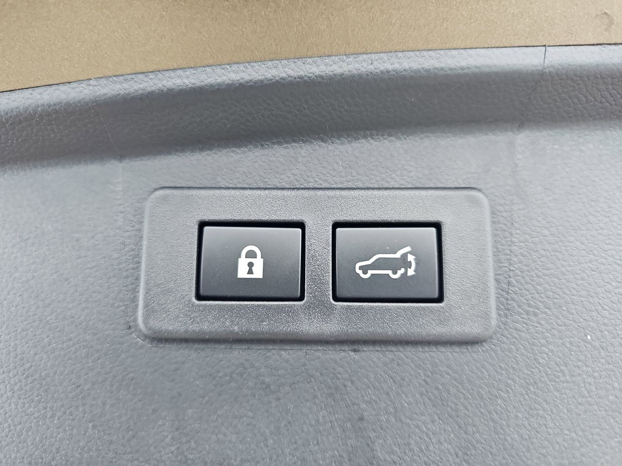 Certified Used 2025 Green Metallic Subaru Limited image 16