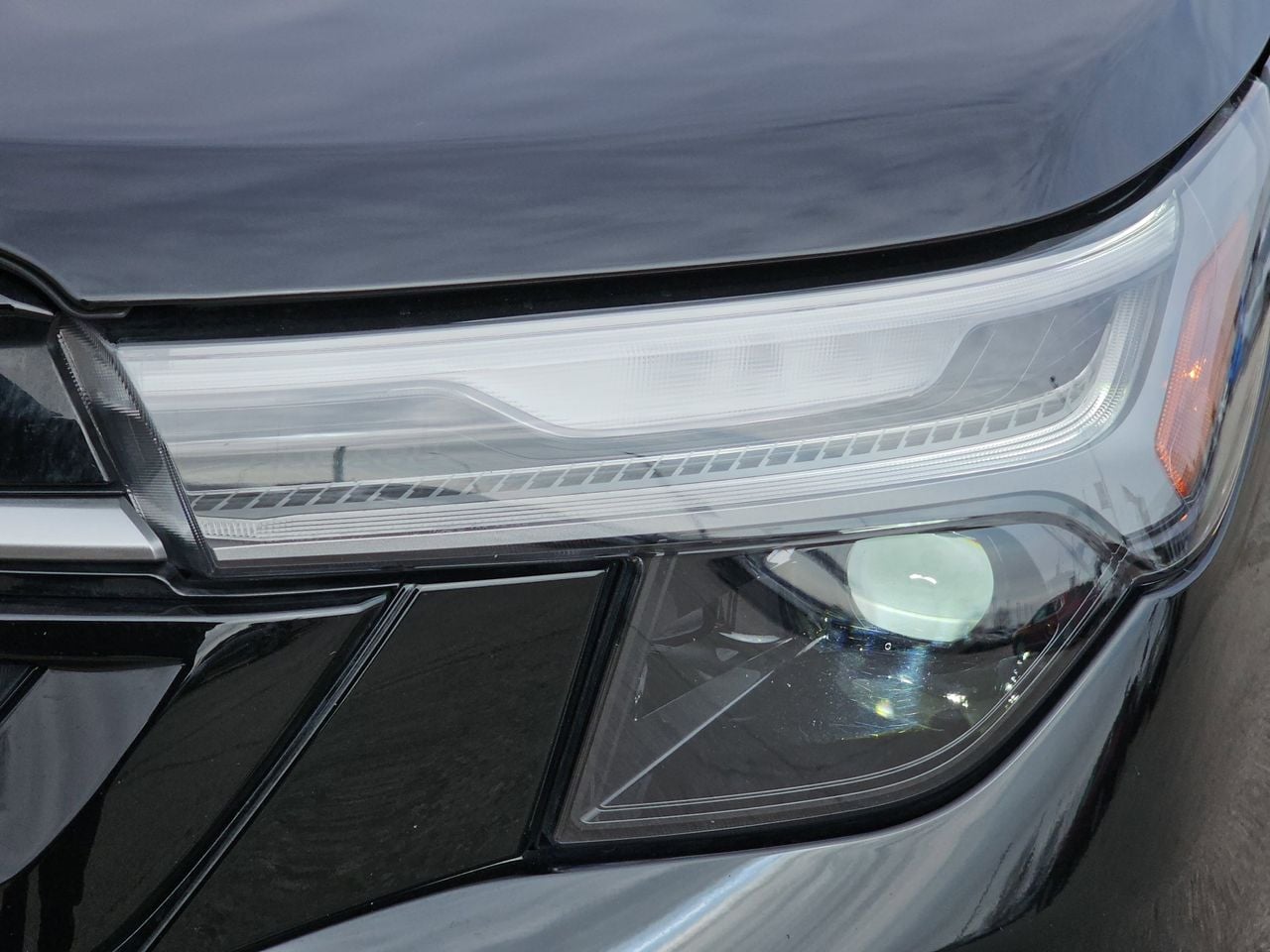 Used 2025 Crystal Black Silica Subaru Touring image 38