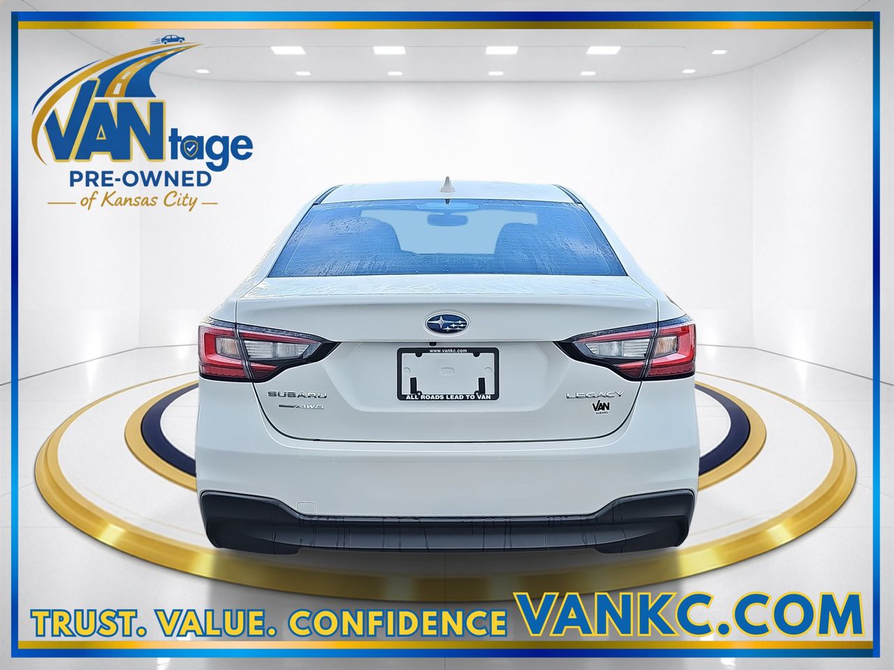 Used 2025 Crystal White Pearl Subaru Premium image 7