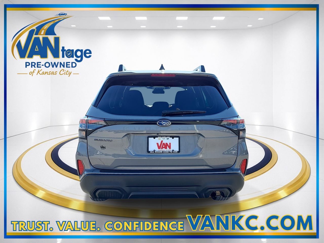 Used 2025 River Rock Pearl Subaru Premium image 7