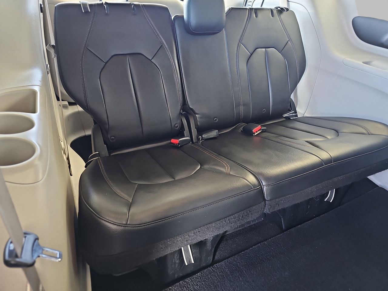 Used 2017 Dark Cordovan Pearlcoat Chrysler Touring L image 41