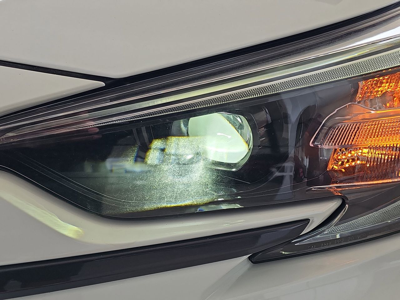 New 2025 Crystal White Pearl Subaru Premium image 31