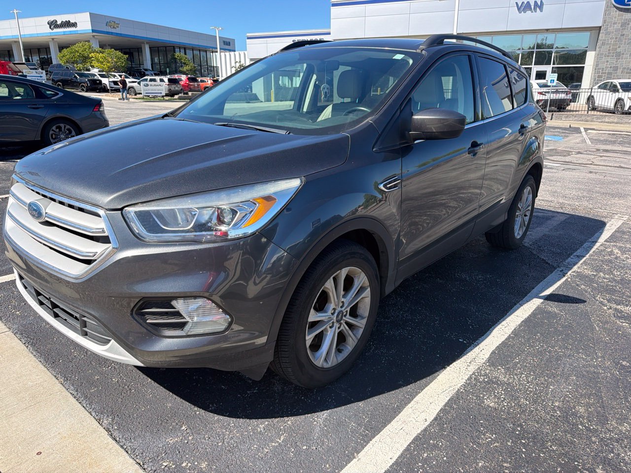 Used 2019 Ford Escape SEL with VIN 1FMCU9HD8KUC28512 for sale in Gladstone, MO