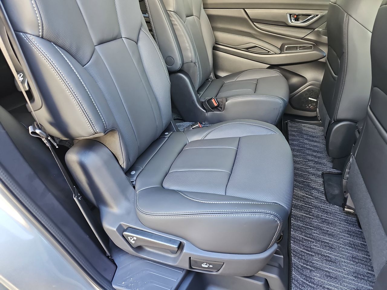 New 2026 Ice Silver Subaru Limited 7-Passenger image 15