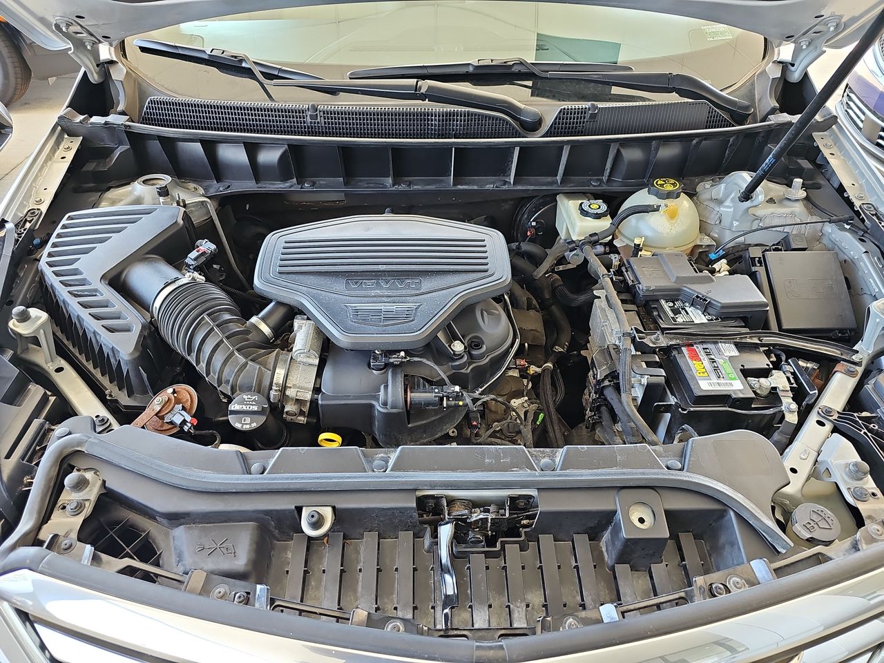 Used 2017 Radiant Silver Metallic Cadillac Base image 30