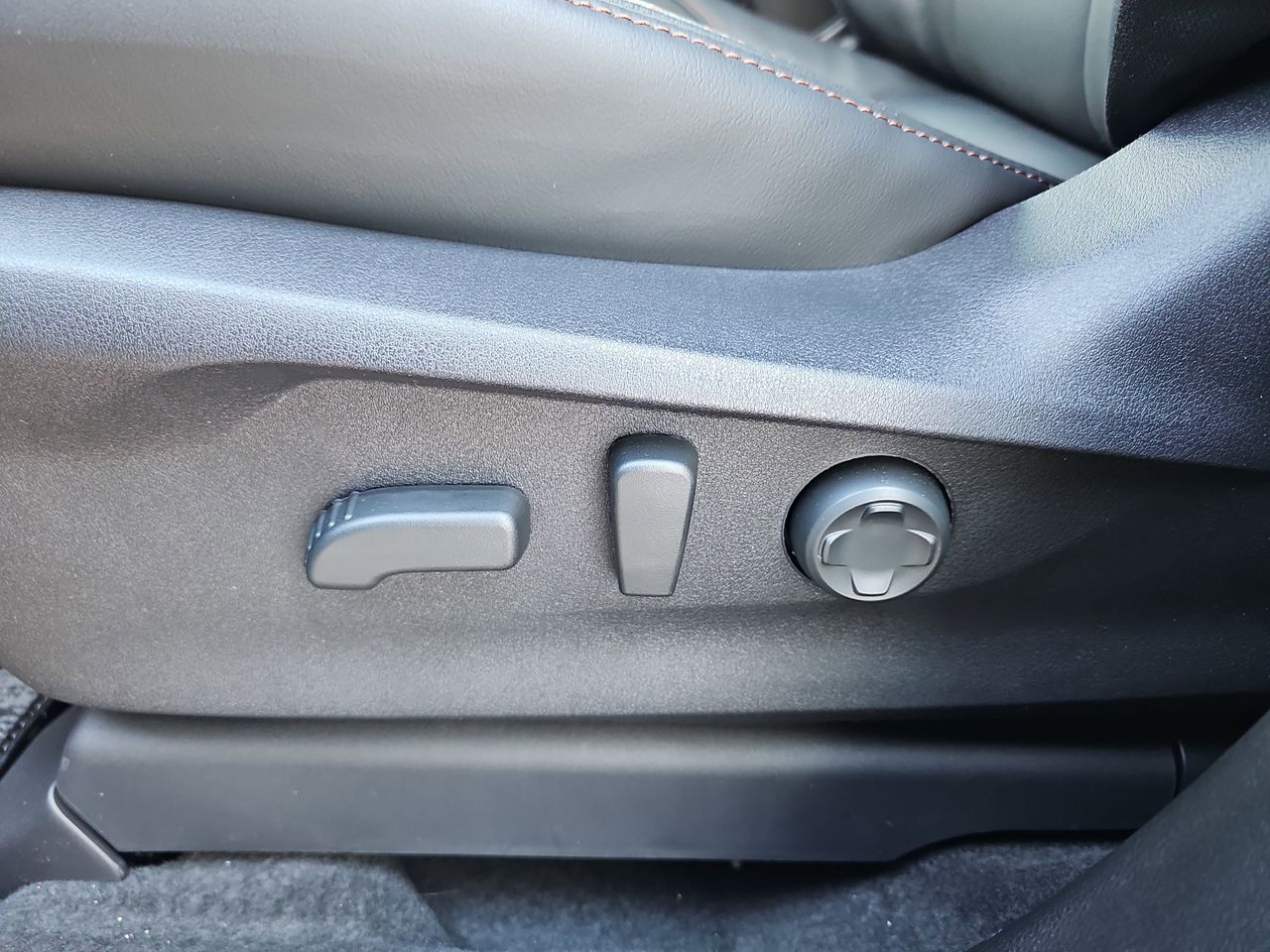 New 2026 Sapphire Blue Pearl Subaru Limited Bronze Edition 7-Passenger image 30