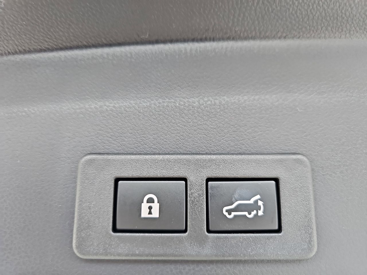 New 2026 Crystal White Pearl Subaru Premium 7-Passenger image 14