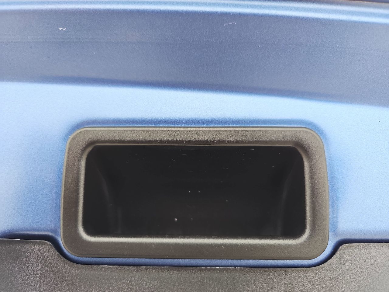 Used 2019 Quartz Blue Subaru 2.0i Premium image 16