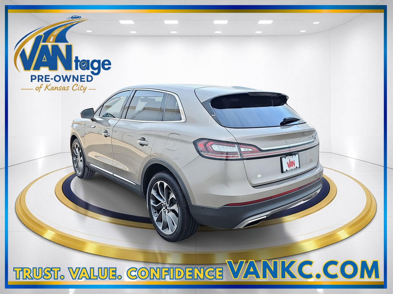 Used 2021 Mocha Lincoln Reserve image 9