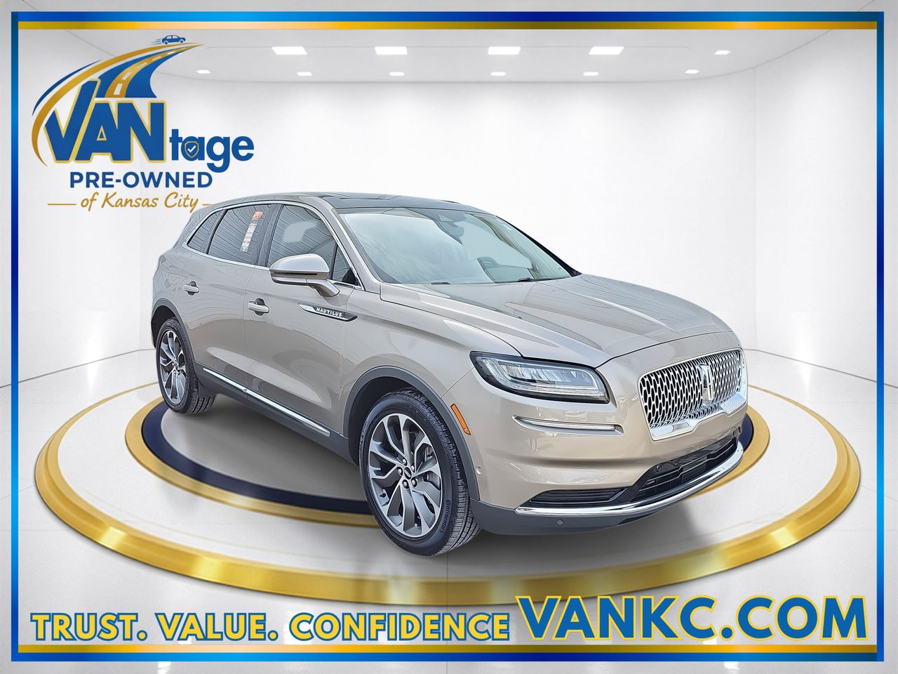 Used 2021 Mocha Lincoln Reserve image 3