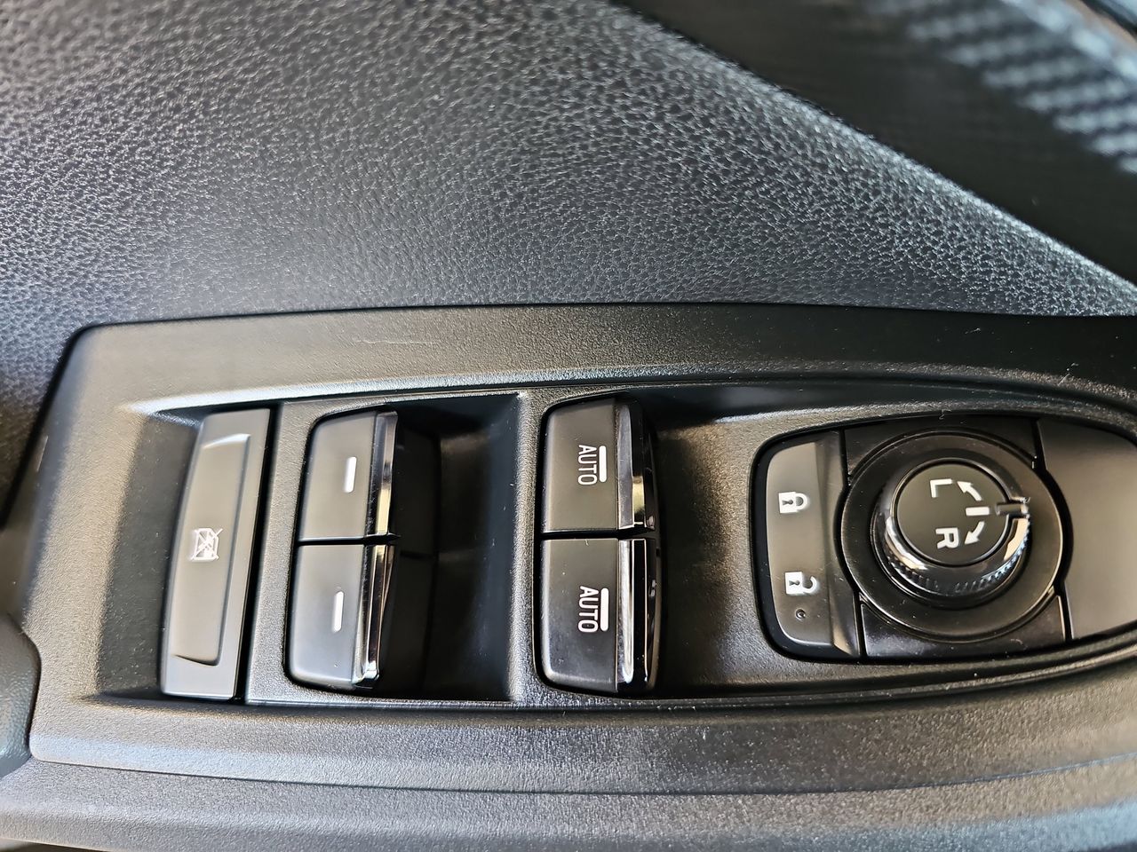 Used 2024 Gray Metallic Subaru Premium image 32