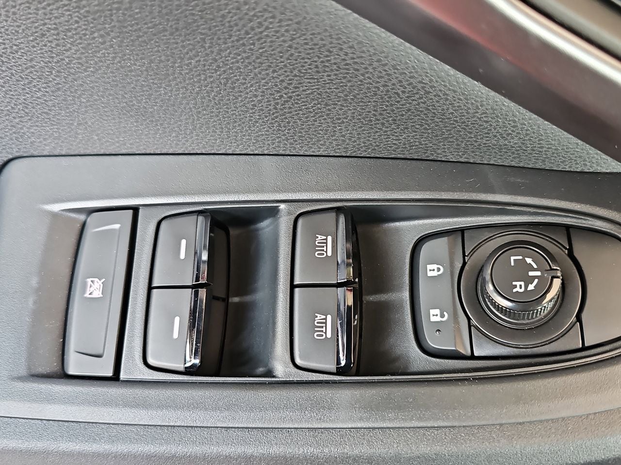 New 2025 Pure Red Subaru Base image 27