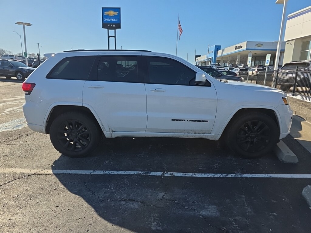 Used 2018 Jeep Grand Cherokee Altitude SUV