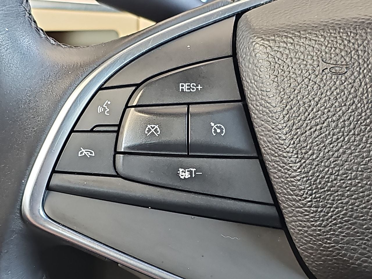 Used 2017 Radiant Silver Metallic Cadillac Base image 17
