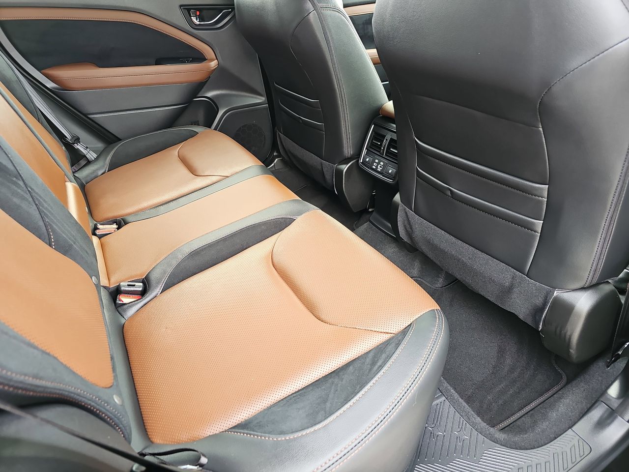 Used 2025 Crystal Black Silica Subaru Touring image 14