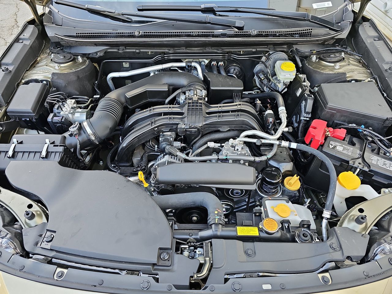 Certified Used 2025 Green Metallic Subaru Limited image 38