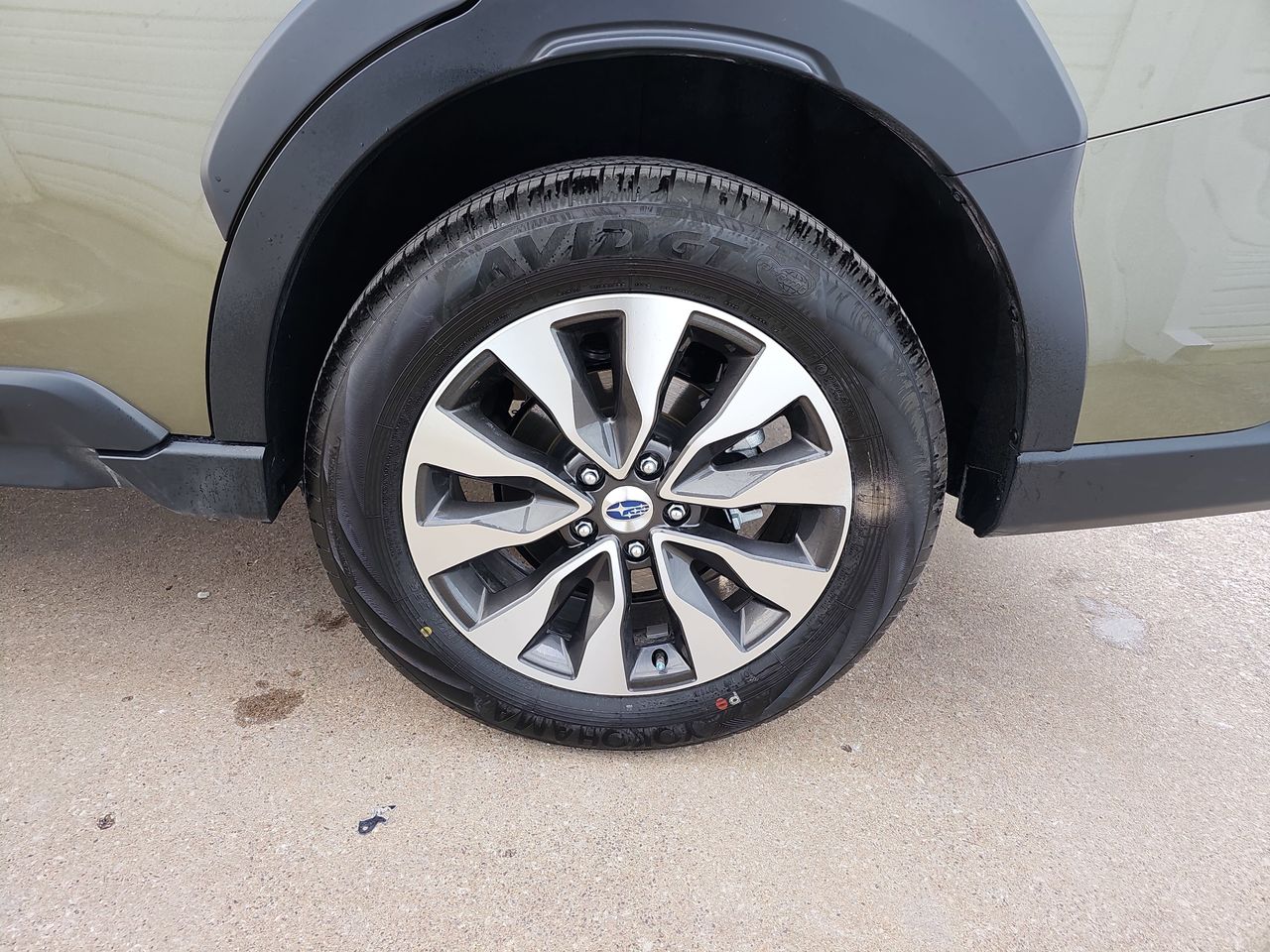 Certified Used 2025 Green Metallic Subaru Limited image 41