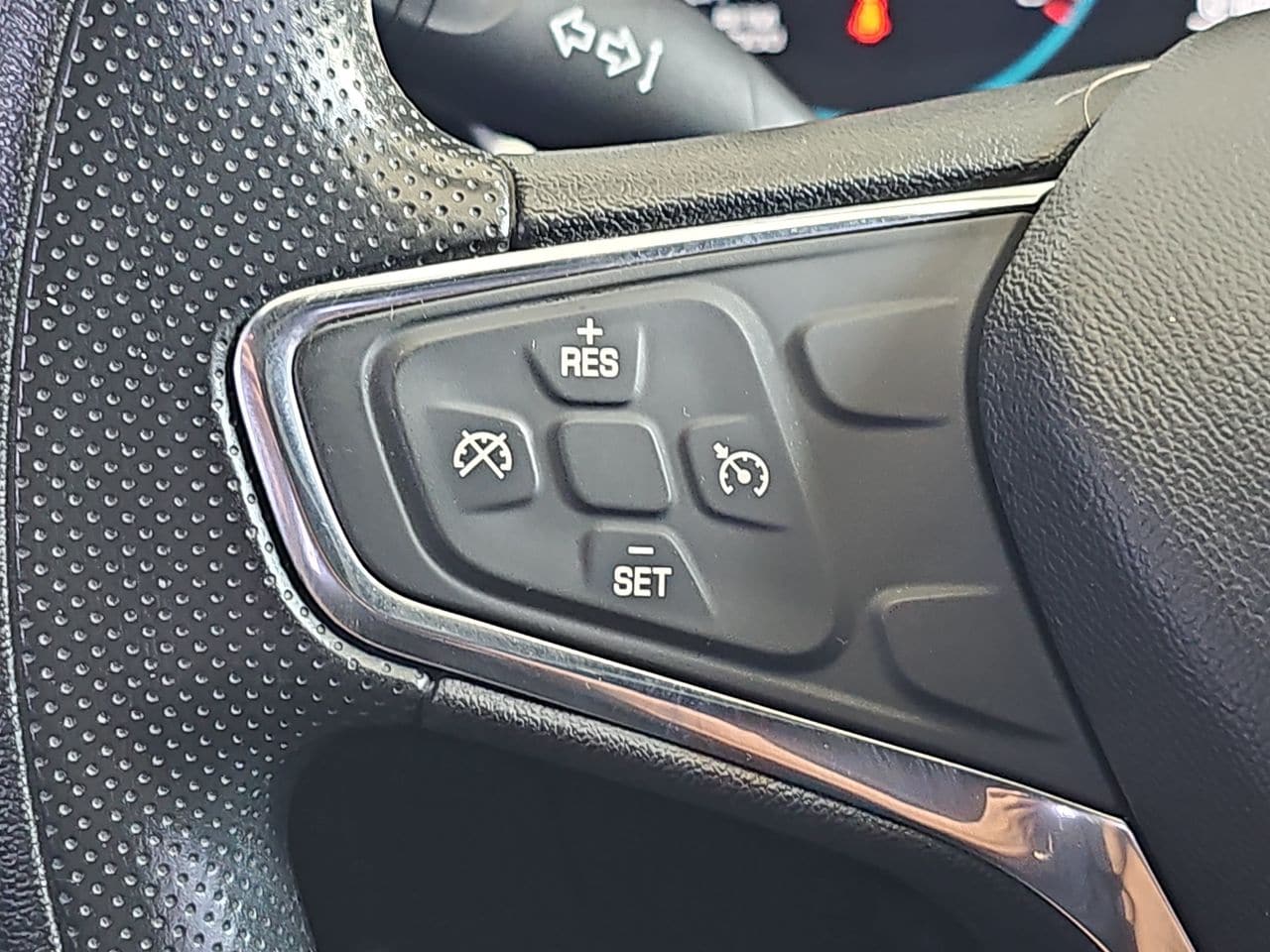 Used 2019 Summit White Chevrolet LT image 20