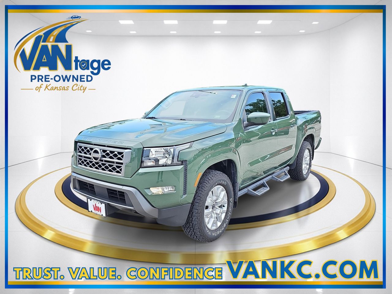 2022 Nissan Frontier SV Crew Cab 4X4 SWB's photo