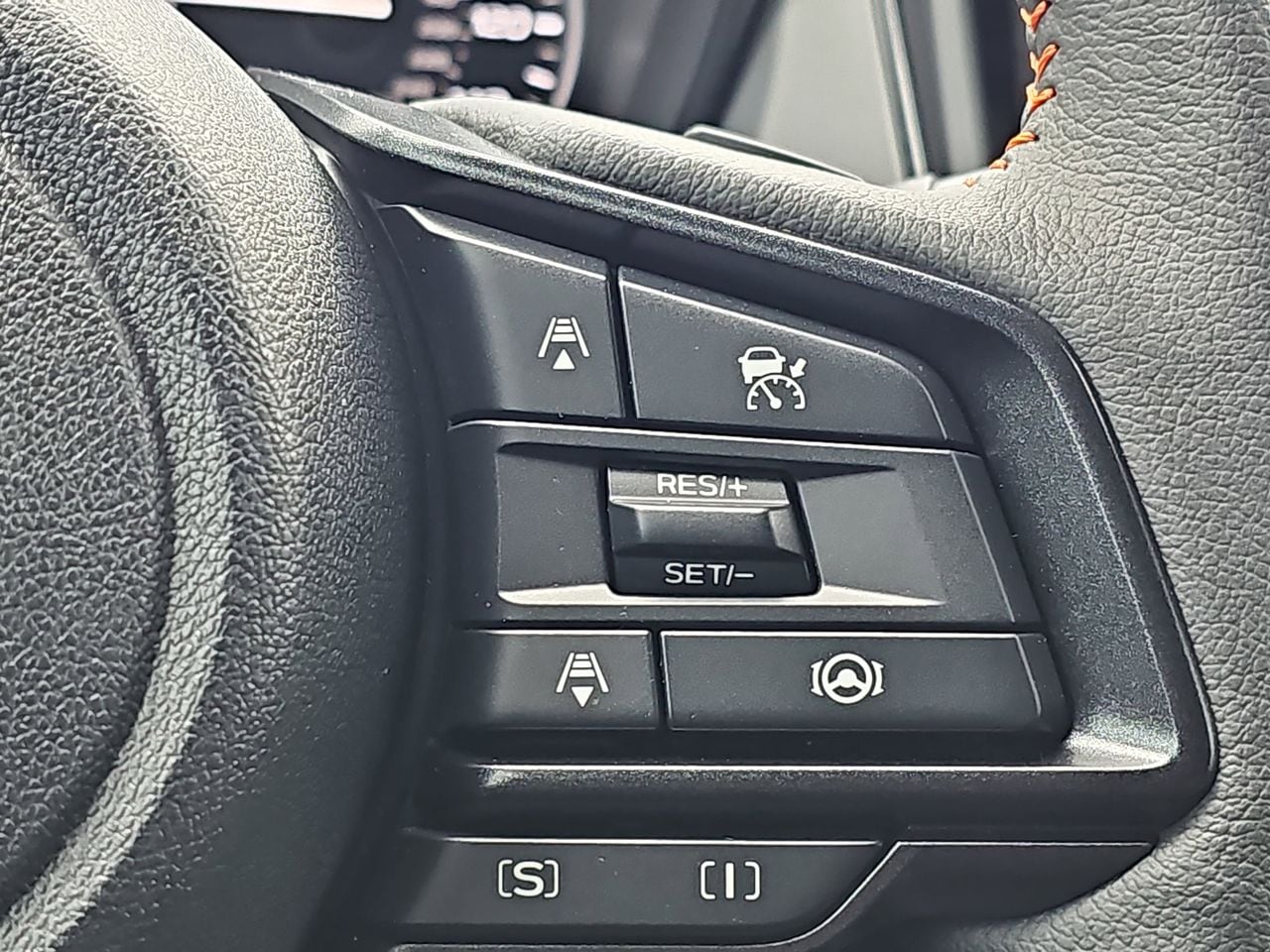 New 2026 Magnetite Gray/Crystal Black Silica Subaru Limited image 18