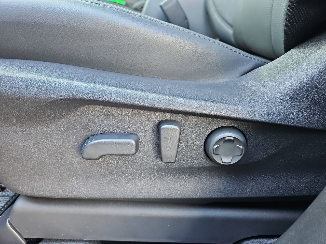 New 2026 Magnetite Gray Subaru Onyx Edition Touring 7-Passenger image 31