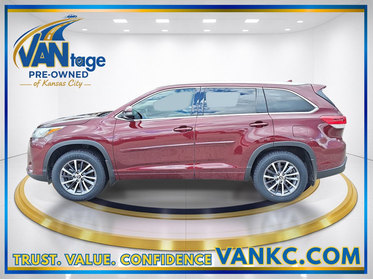 Used 2017 Salsa Red Pearl Toyota XLE image 10