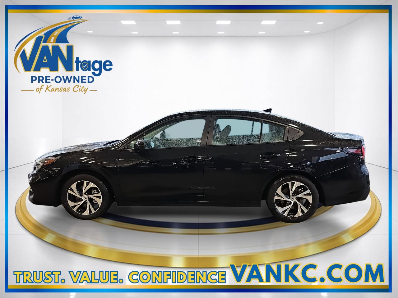 Certified Used 2025 Crystal Black Silica Subaru Premium image 9