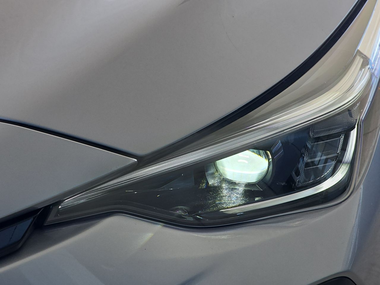 New 2026 Ice Silver Subaru Sport Hybrid image 33