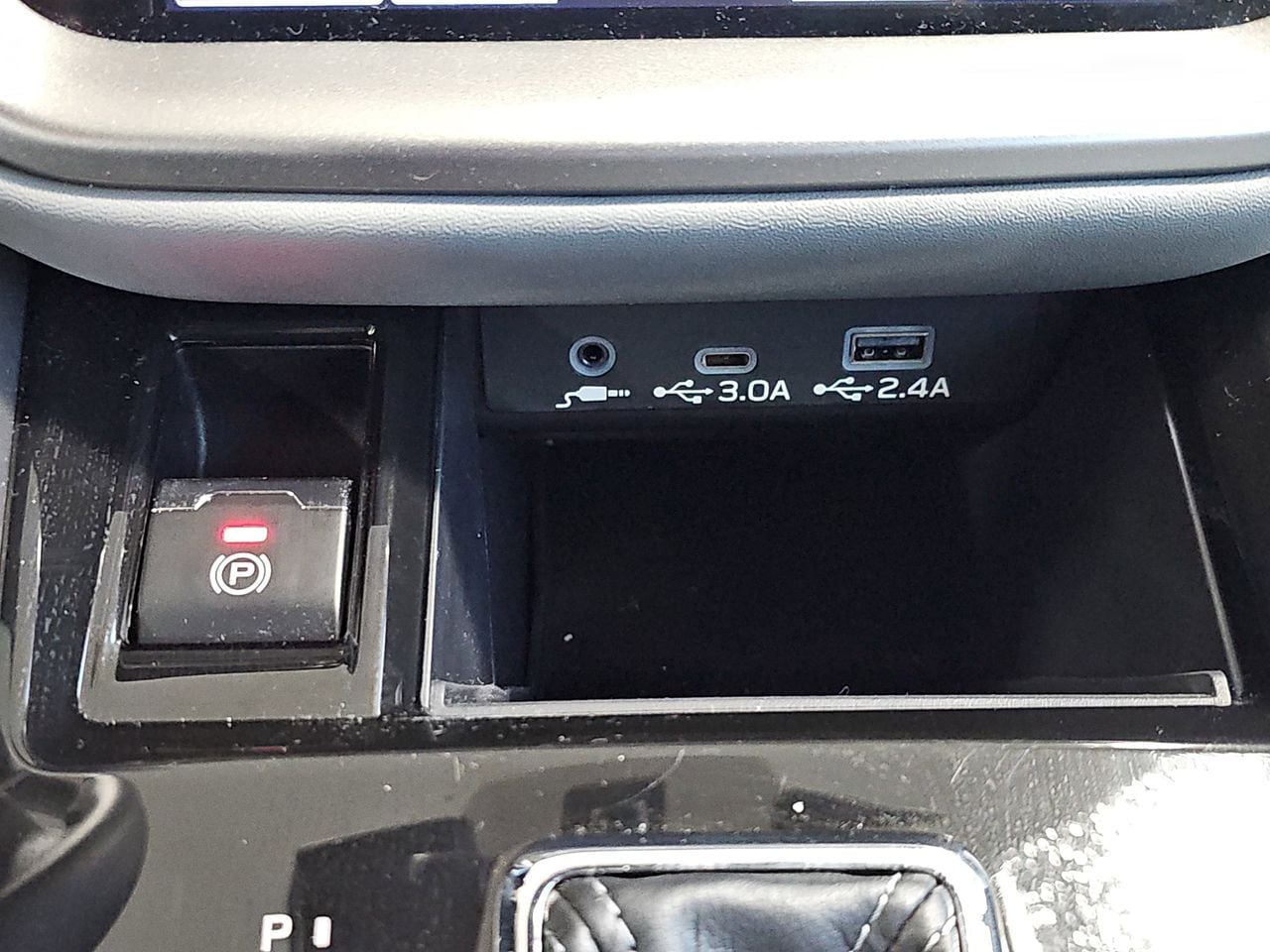 Certified Used 2025 Crystal Black Silica Subaru Premium image 28