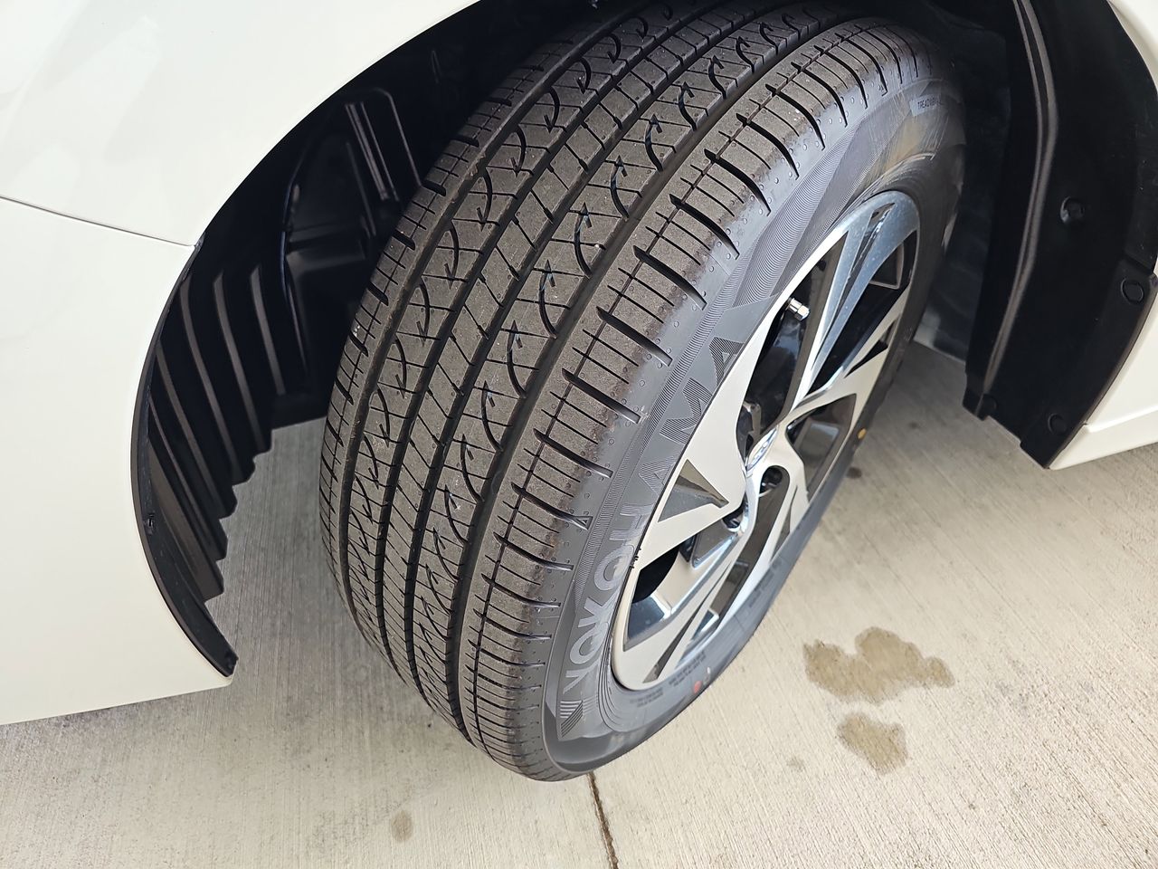 Certified Used 2025 Crystal White Pearl Subaru Premium image 36