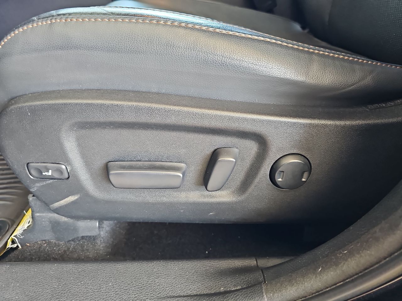 Used 2018 Midnight Black Metallic Toyota Limited image 35