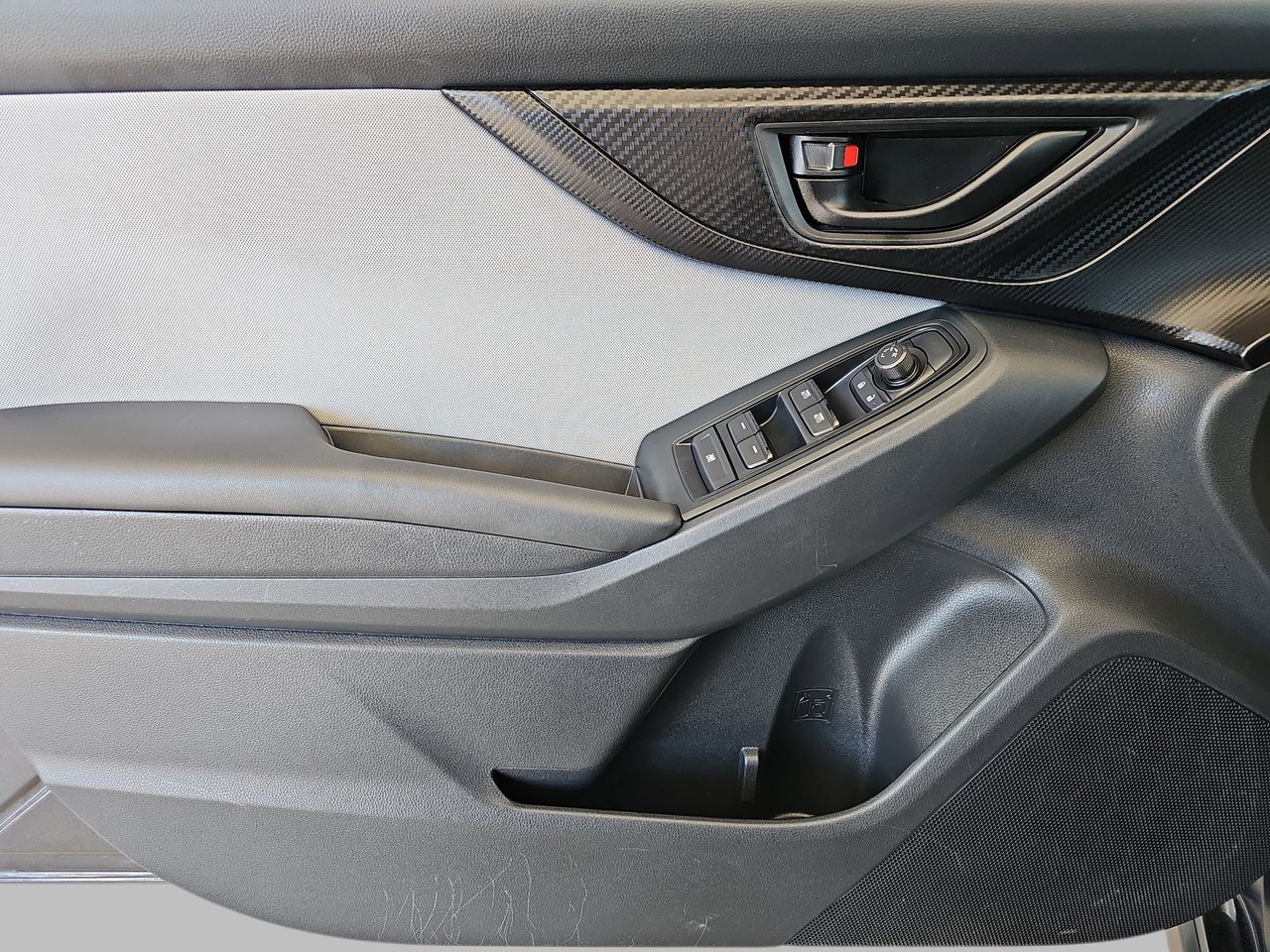 Used 2018 Dark Gray Metallic Subaru 2.0i Premium image 31