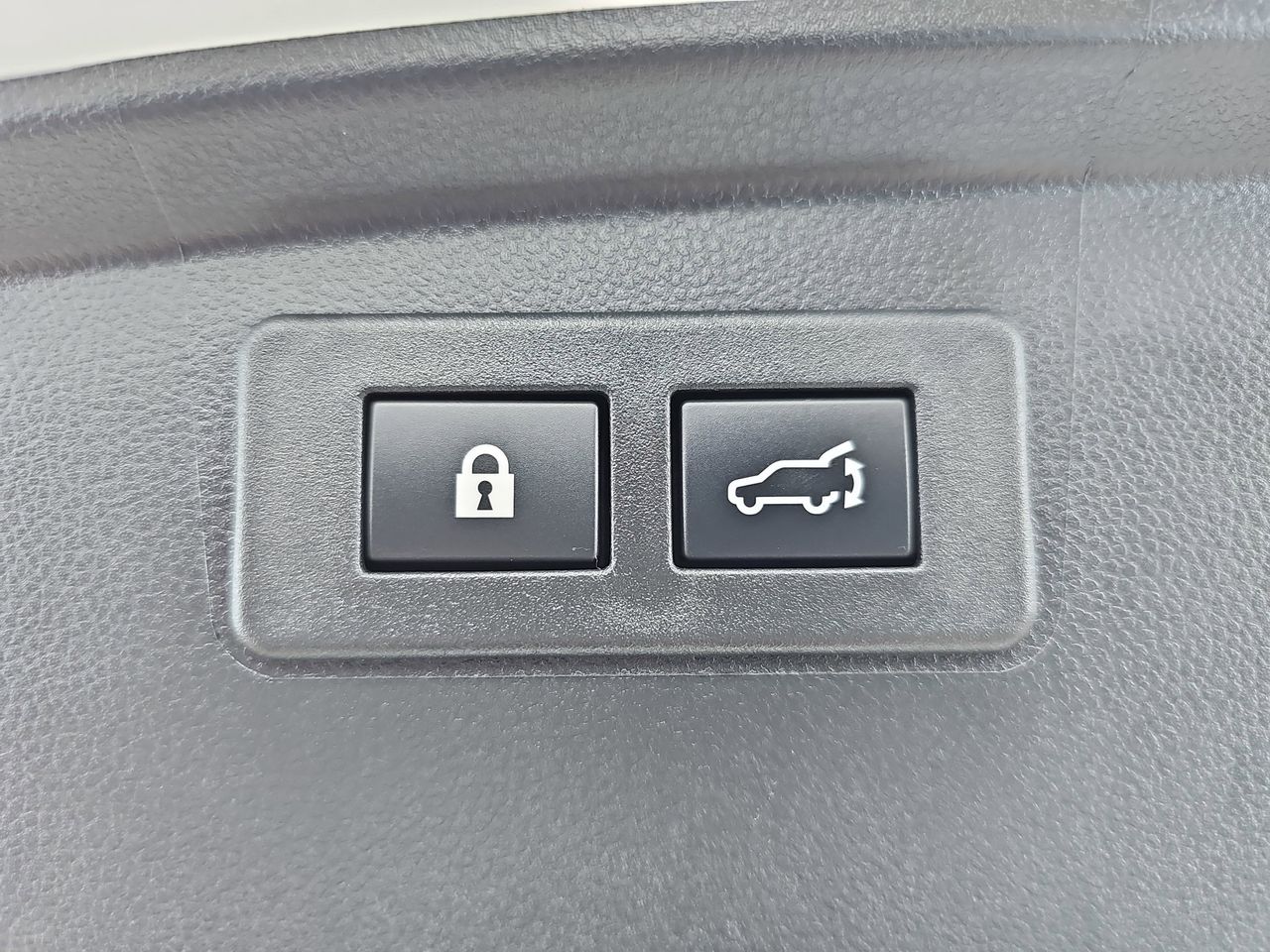 Certified Used 2025 Crystal White Pearl Subaru Premium image 16