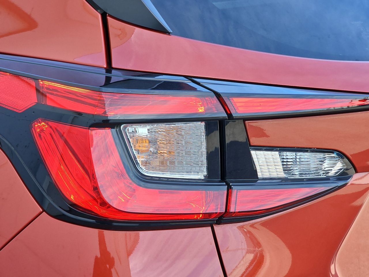 Certified Used 2025 Pearl Subaru Base image 39