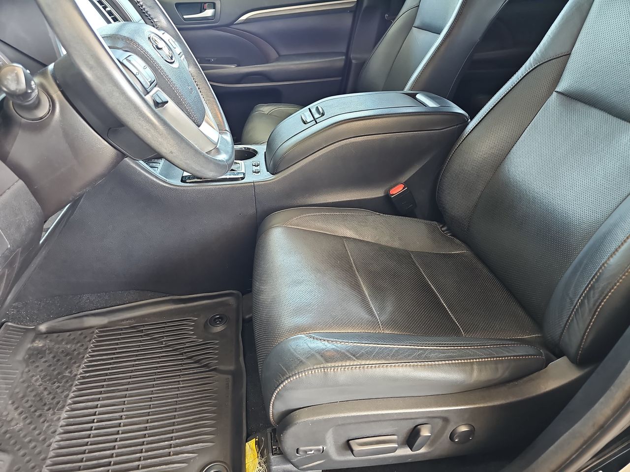 Used 2018 Midnight Black Metallic Toyota Limited image 20
