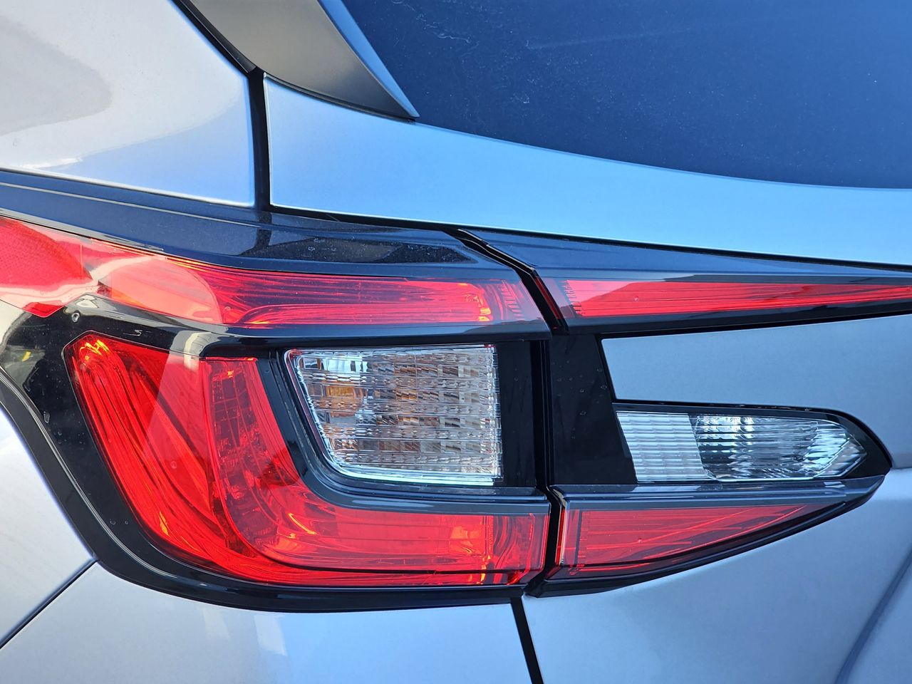 New 2026 Ice Silver Subaru Limited image 32