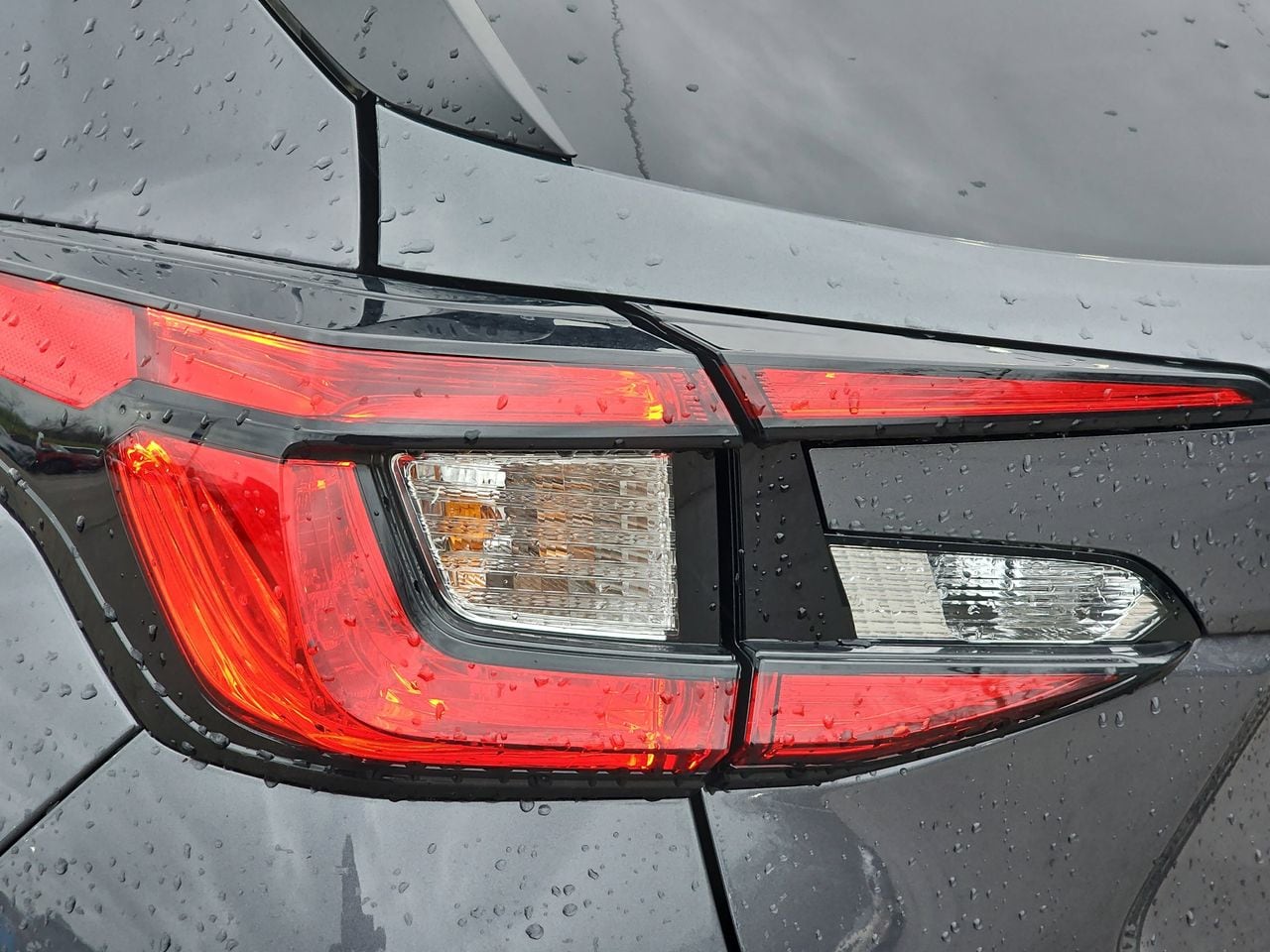 New 2026 Magnetite Gray/Crystal Black Silica Subaru Limited image 34