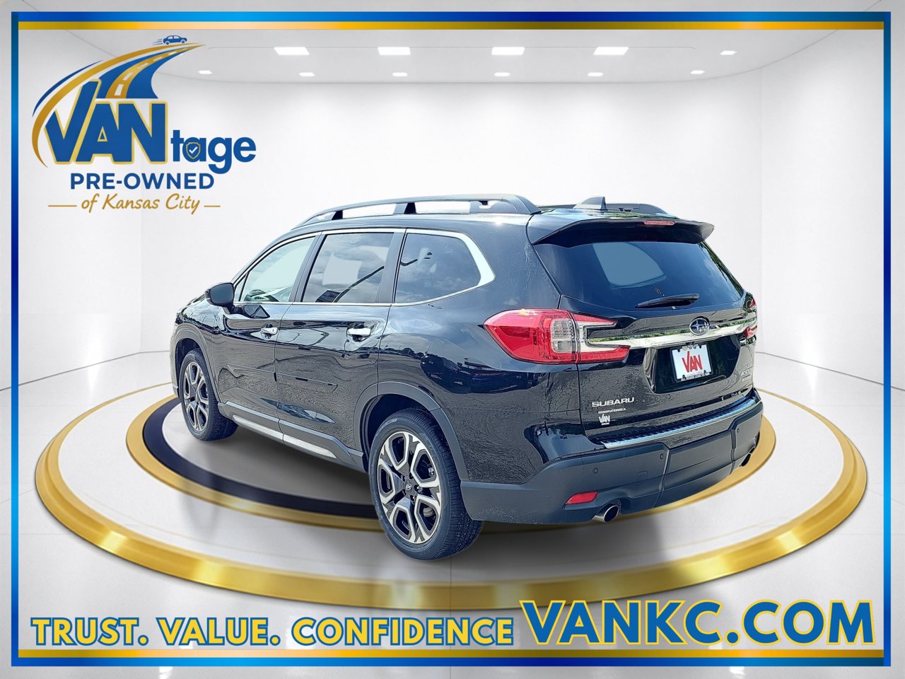 Used 2024 Crystal Black Silica Subaru Touring image 9
